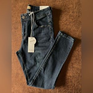 NWT Tala Push Up Denim Jeans Size 4